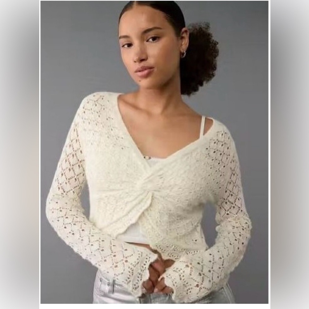 NWT! AE Cream Knit Sweater PLUS FREE TANK TOP - Picture 1 of 7